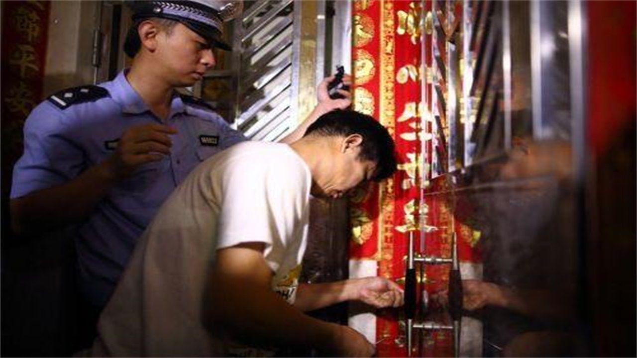 大兴安岭请开锁师傅开了锁后，师傅